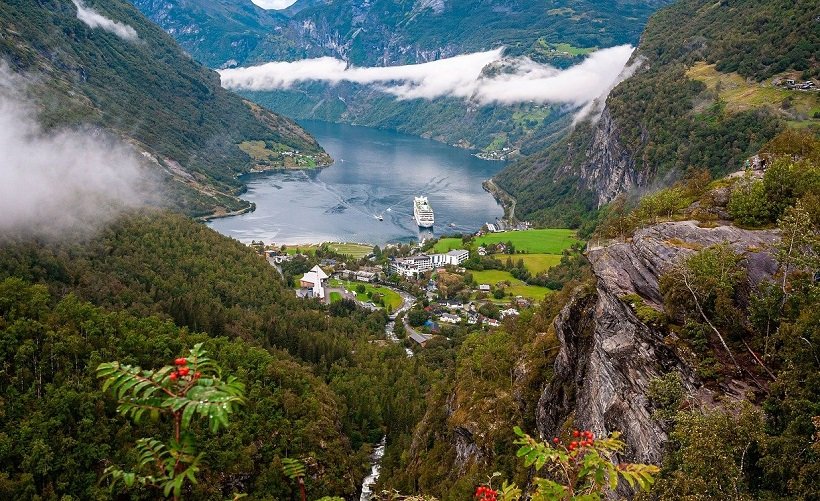 Гейрангер-фьорд в Норвегии