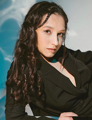 Алина Сердешнова