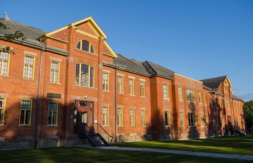 Humber College — одно из самых популярных высших учебных заведений в Канаде, Торонто