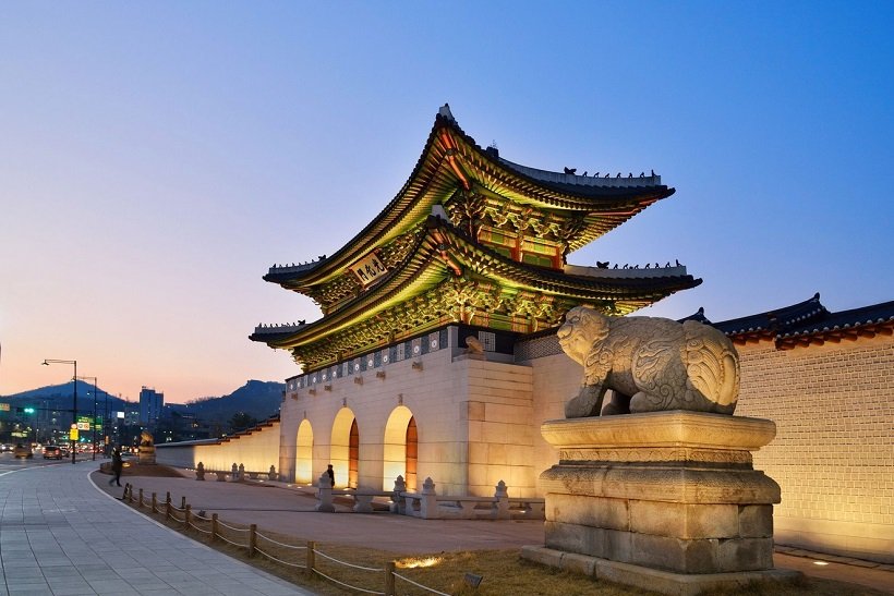 Кёнбоккун – главный дворец страны, расположенный в Сеуле