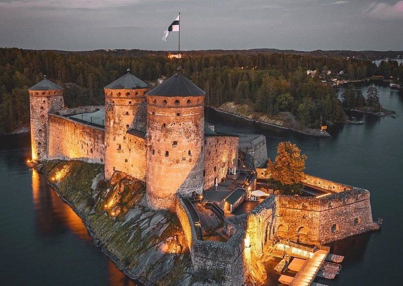 Крепость Олафсборг в городе Сувонлинн, Финляндия