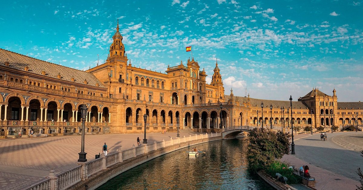 Как получить бизнес-приглашение в Испанию и въехать в страну в 2022