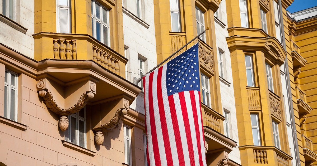 Собеседование в посольстве США в 2023: как проходит и что спрашивают