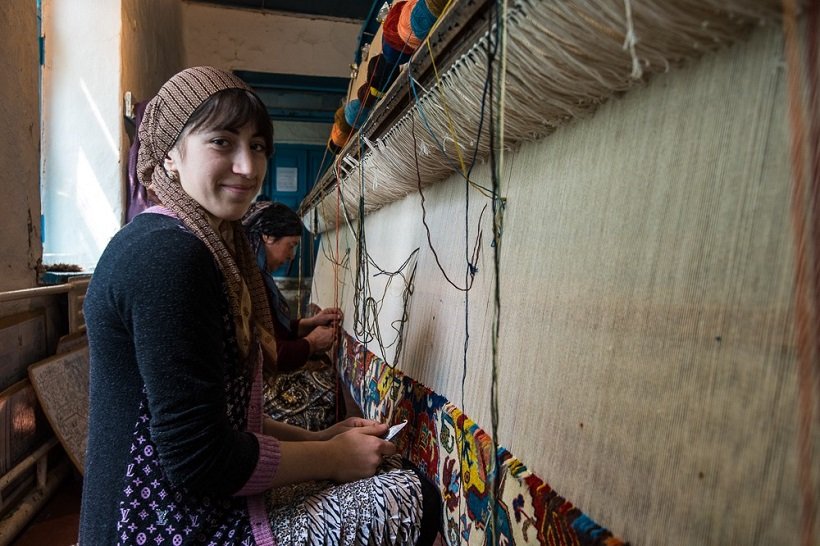 Плетение ковров - одна из древнейших традиций Дагестана